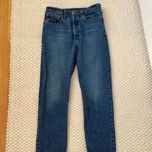 Levi's 501 Womens Blue Denim Medium Wash Jeans size 30x32 Button Fly Pants Levis